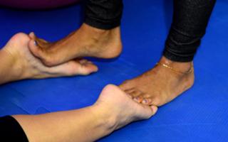 Carla Diaz feet photo thumbnail