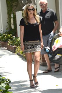 Ali Larter feet photo thumbnail