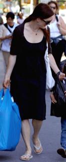 Julianne Moore feet photo thumbnail