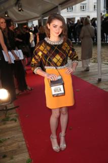 Maisie Williams feet photo thumbnail