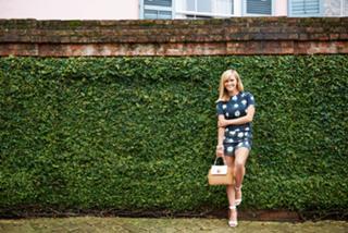 Reese Witherspoon feet photo thumbnail