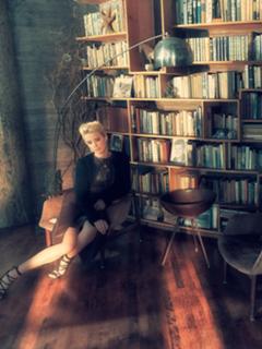 Amber Heard feet photo thumbnail