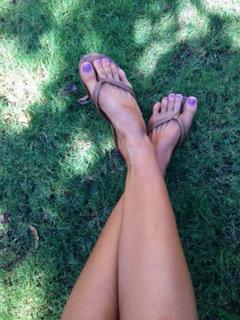 Emma Lovett feet photo thumbnail