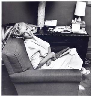 Marilyn Monroe feet photo thumbnail