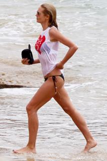 Heidi Klum feet photo thumbnail