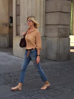 Alessia Marcuzzi feet photo thumbnail