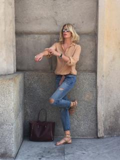 Alessia Marcuzzi feet photo thumbnail