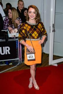 Maisie Williams feet photo thumbnail