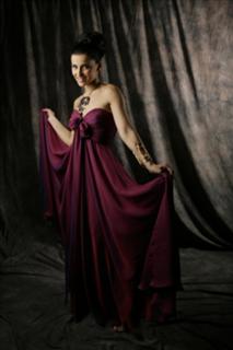 Nelly Furtado feet photo thumbnail