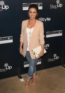 Lacey Chabert feet photo thumbnail