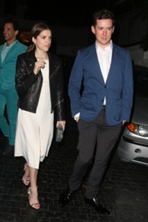 Anna Kendrick feet photo thumbnail