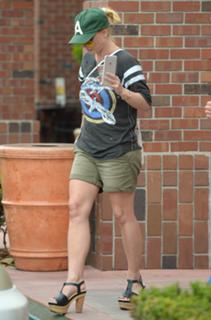 Britney Spears feet photo thumbnail