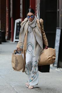 Vanessa Hudgens feet photo thumbnail