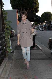 Lily Collins feet photo thumbnail