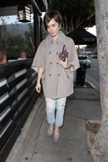 Lily Collins feet photo thumbnail