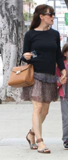 Jennifer Garner feet photo thumbnail