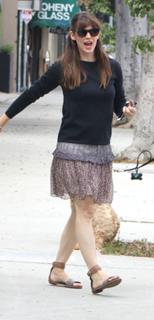 Jennifer Garner feet photo thumbnail