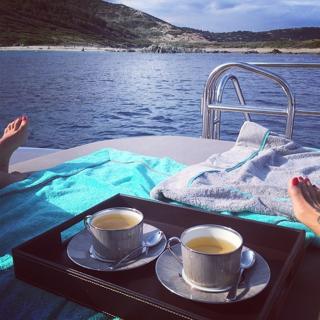 Brooke Burke feet photo thumbnail