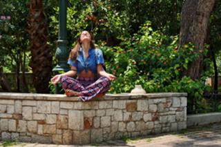 Mary Synatsaki feet photo thumbnail