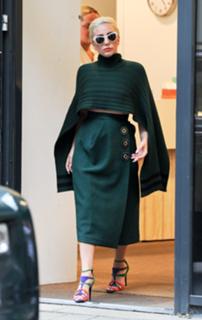 Lady Gaga feet photo thumbnail