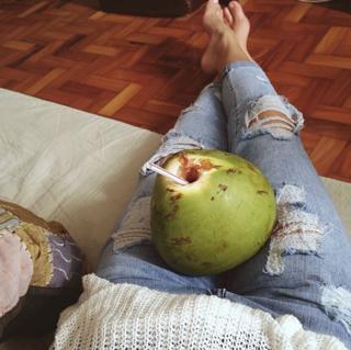 Camila Queiroz feet photo thumbnail