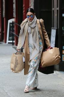 Vanessa Hudgens feet photo thumbnail