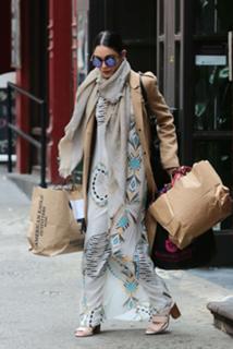Vanessa Hudgens feet photo thumbnail