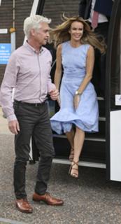 Amanda Holden feet photo thumbnail