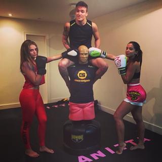 Anitta feet photo thumbnail