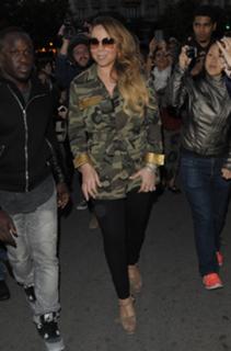 Mariah Carey feet photo thumbnail