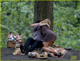 Amy Schumer feet photo thumbnail
