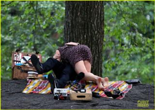 Amy Schumer feet photo thumbnail