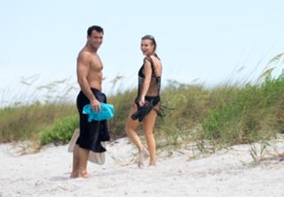Joanna Krupa feet photo thumbnail
