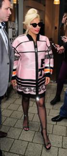 Lady Gaga feet photo thumbnail