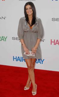 Carmen Electra feet photo thumbnail