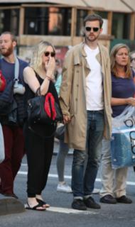 Dakota Fanning feet photo thumbnail