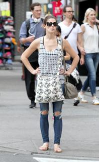 Ashley Greene feet photo thumbnail