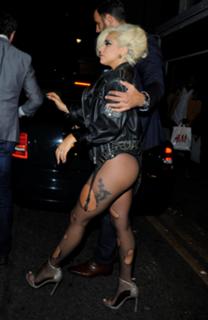 Lady Gaga feet photo thumbnail