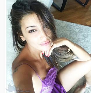 Cristina Buccino feet photo thumbnail