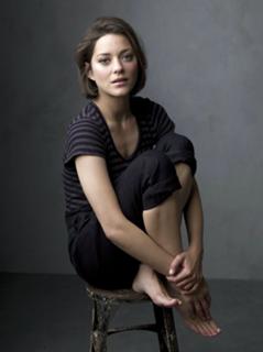 Marion Cotillard feet photo thumbnail