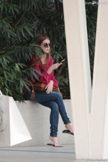 Marina Ruy Barbosa feet photo thumbnail