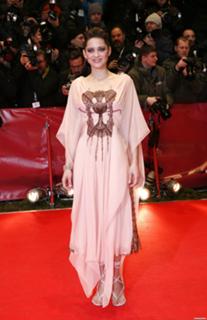 Marion Cotillard feet photo thumbnail