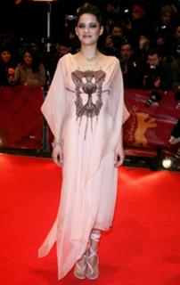 Marion Cotillard feet photo thumbnail