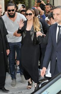Mariah Carey feet photo thumbnail