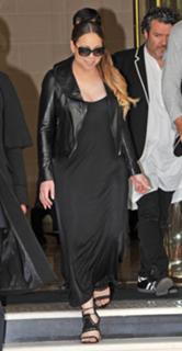 Mariah Carey feet photo thumbnail