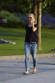 Heidi Klum feet photo thumbnail