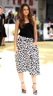 Maria Menounos feet photo thumbnail