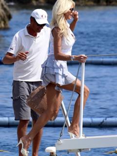 Victoria Silvstedt feet photo thumbnail