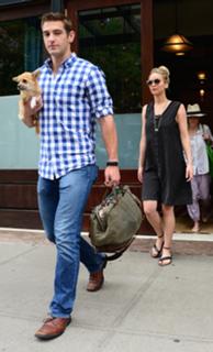 Jennifer Lawrence feet photo thumbnail