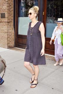 Jennifer Lawrence feet photo thumbnail